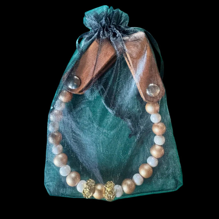 One ear beads gold/white